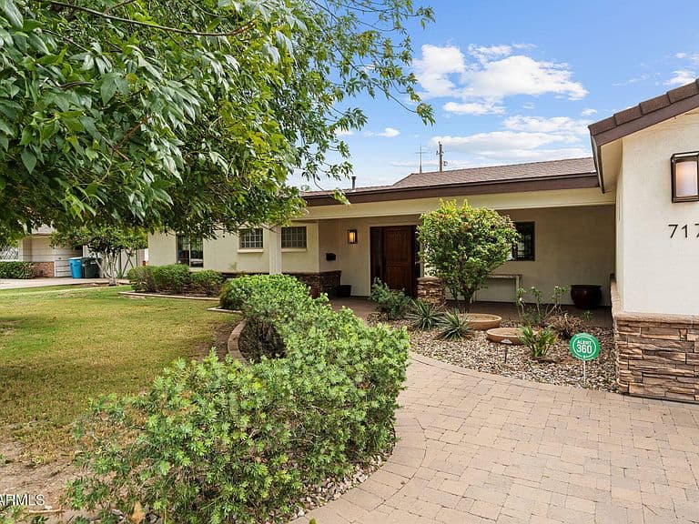 717 W FLYNN Lane photo 3